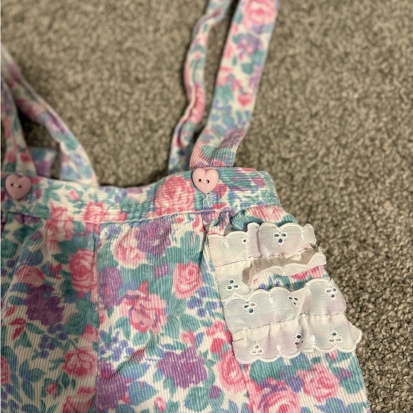 Vintage Floral Corduroy Overalls with Lace Details Girl's‎ Size 0-6 Months - Picture 2 of 5